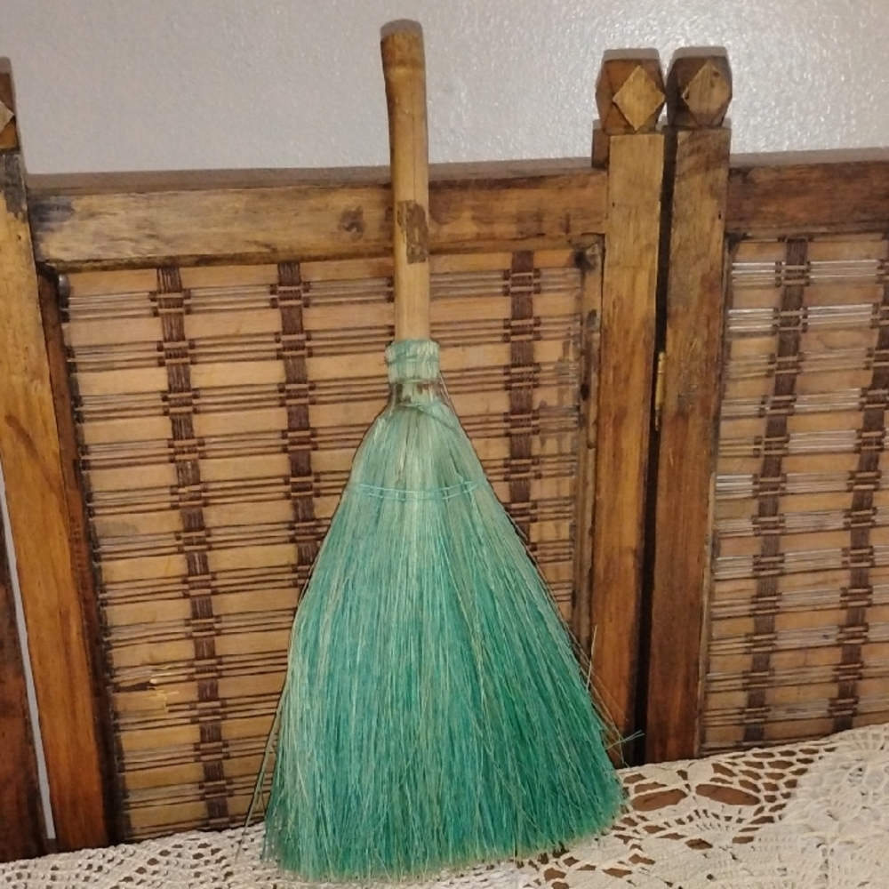 Vintage Handheld Decorative Straw Duster Whisk Broom in Teal Green